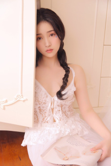 二曲亭亭玉女峰邻水插花像谁用